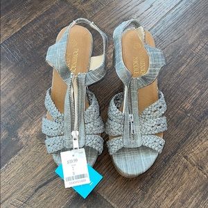 Size 7 Dominique Nicole wedges.